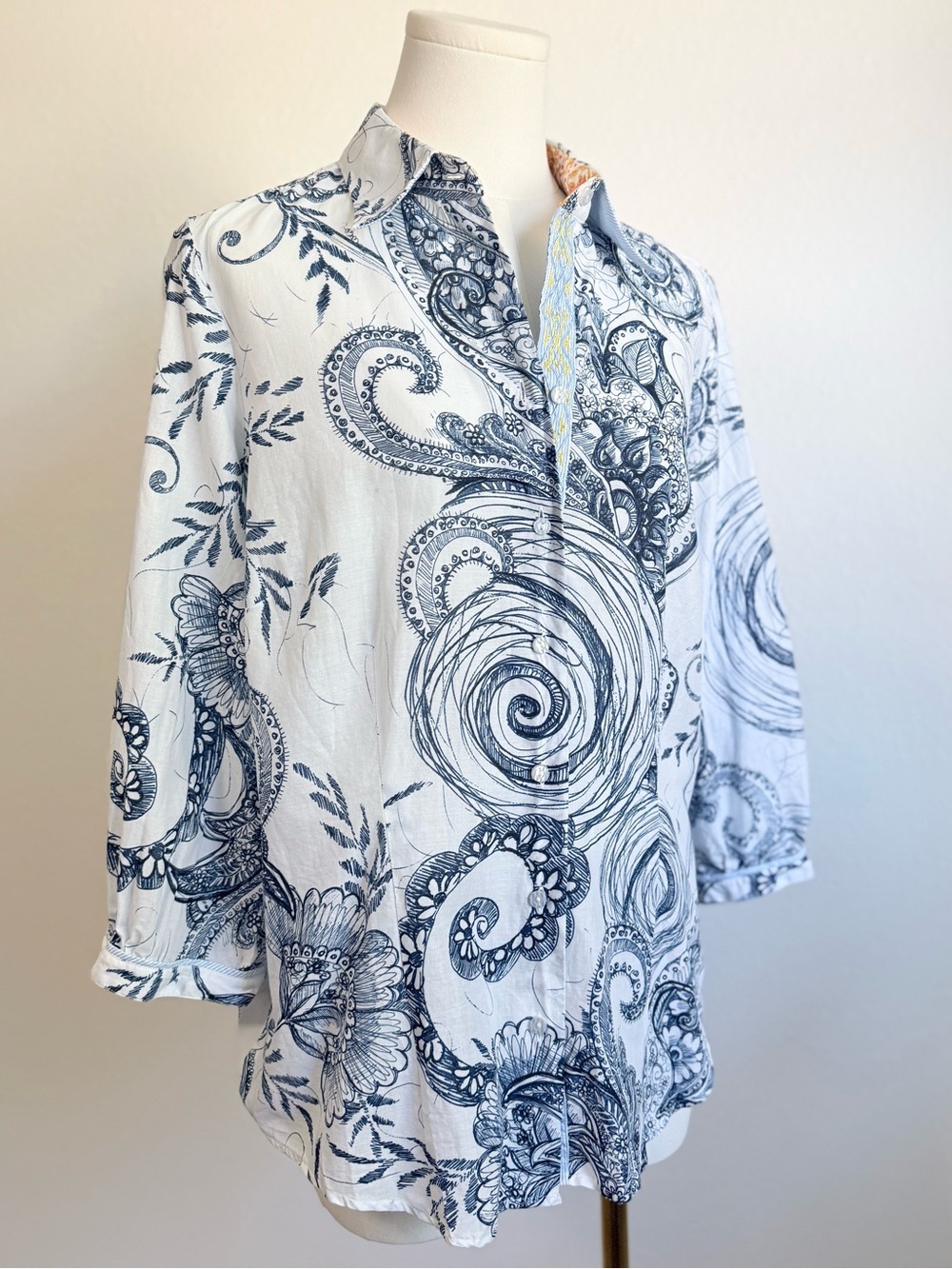 Robert Graham Sketch Paisley Print 3/4 Sleeve Button Down Shirt